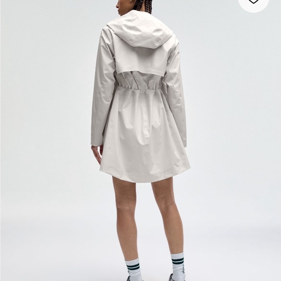 Lululemon Rain Rebel Jacket NWT size 12 - Picture 1 of 9